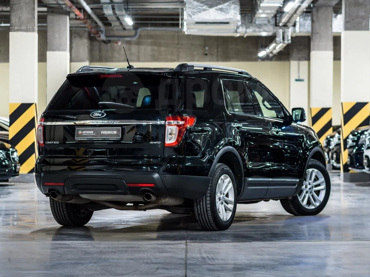 Ford Explorer Image 8