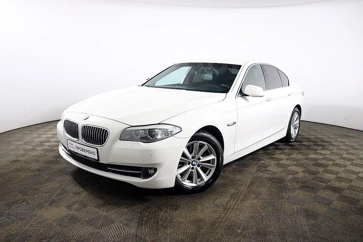 BMW 5-Series Image 1